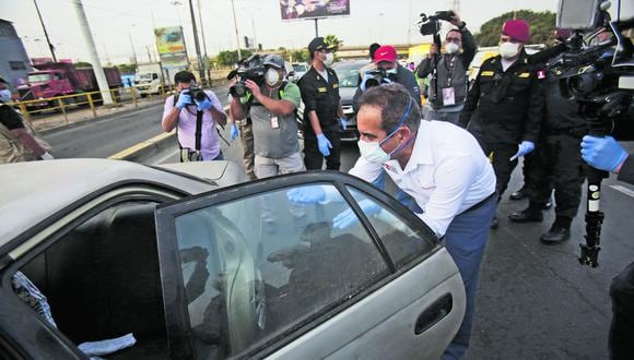 Policía y Fuerzas Armadas despliegan agentes en panamericana sur, altura puente atocongo con la presencia del ministro del Interior, Gastón Rodríguez