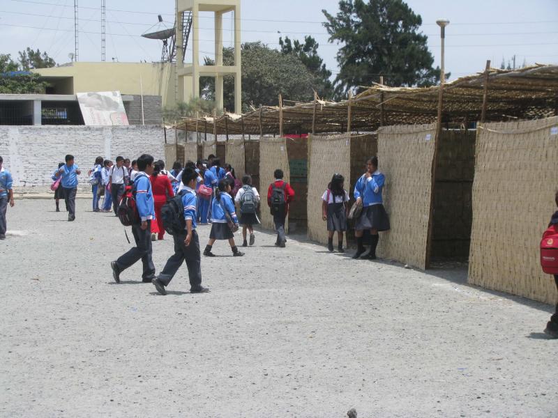 Estudiantes de colegio "Argentino" aún esperan por aulas 
