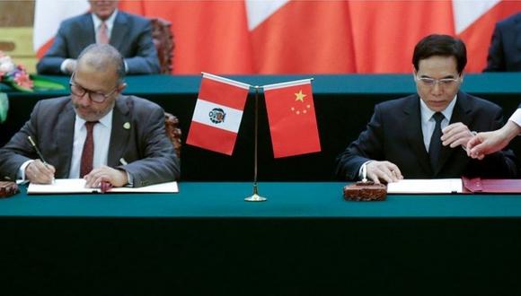 Perú y China acuerdan revisar tratado comercial después de ocho años