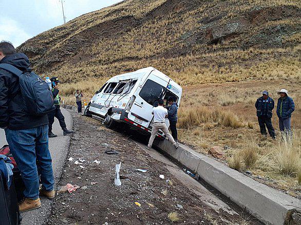 Turista inglés muere en choque de miniván que conducía joven de 23 años