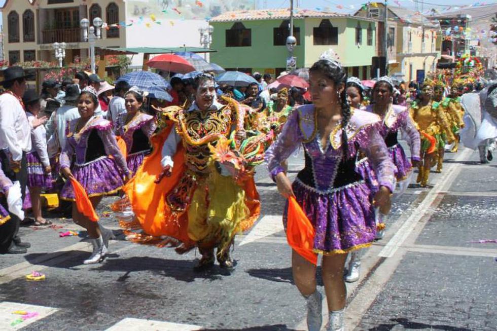 Locumba cerró los carnavales con vistoso pasacalle