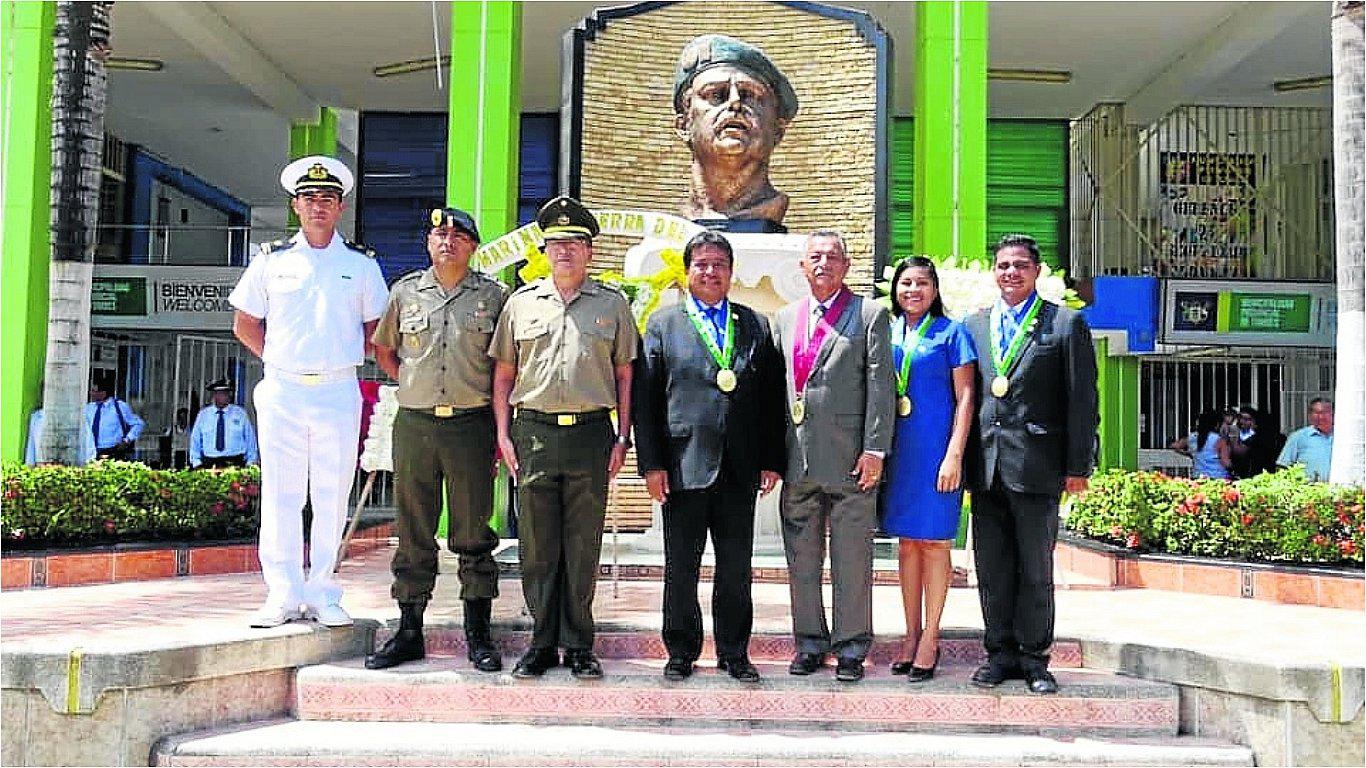 Alcalde de Tumbes rinde homenaje a héroe Juan Valer Sandoval