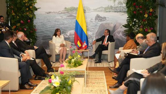 La vicepresidenta Dina Boluarte se reunió con el mandatario electo de Colombia, Gustavo Petro, este sábado en Bogotá. (Foto: Presidencia)