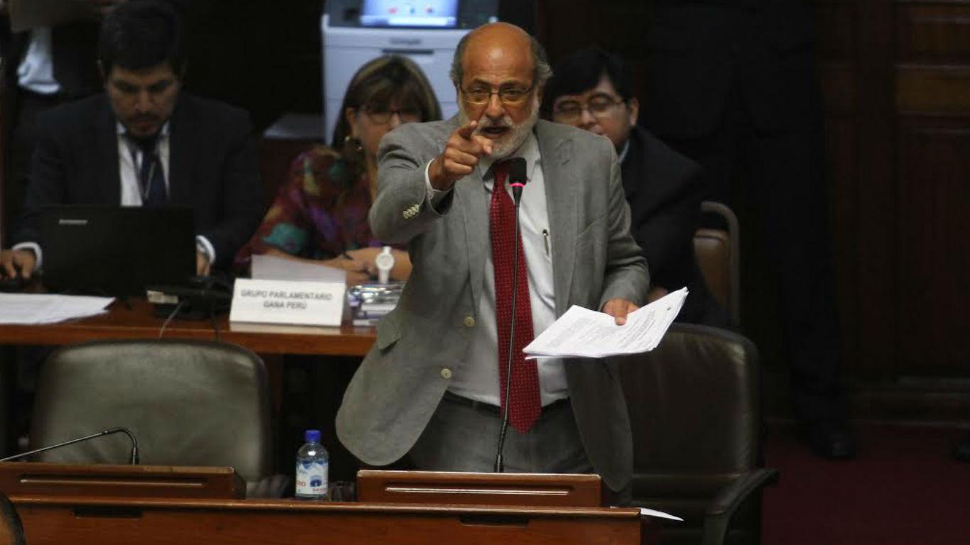 Daniel Abugattás: "Verónika Mendoza era prácticamente la asistente Nadine Heredia"