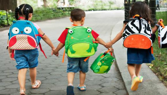 Uso inadecuado de mochila en niños puede ocasionar lesión en la columna 