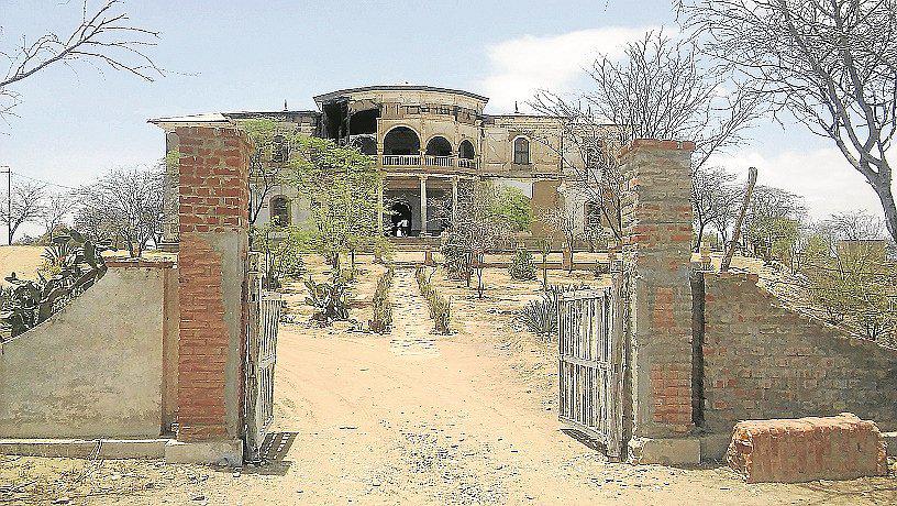Piura: Casona de Sojo a merced de las lluvias