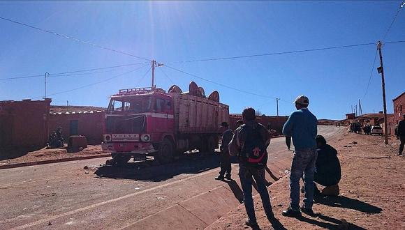 ​Camión embiste a multitud que bailaba en carretera de Bolivia y deja 8 muertos