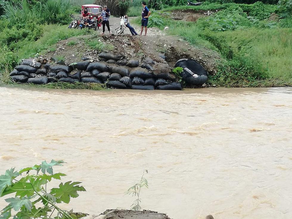 Aumenta el caudal del río Zaña y pobladores arriesgan sus vidas al intentar cruzarlo