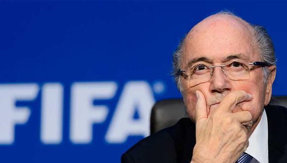 FIFA suspende a Joseph Blatter por 90 días