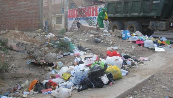 Independencia multará a los vecinos que arrojen basura a la calle