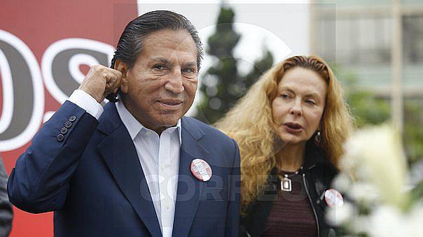 Captan a Alejandro Toledo en bar de lujoso hotel junto a Eliane Karp (FOTOS)