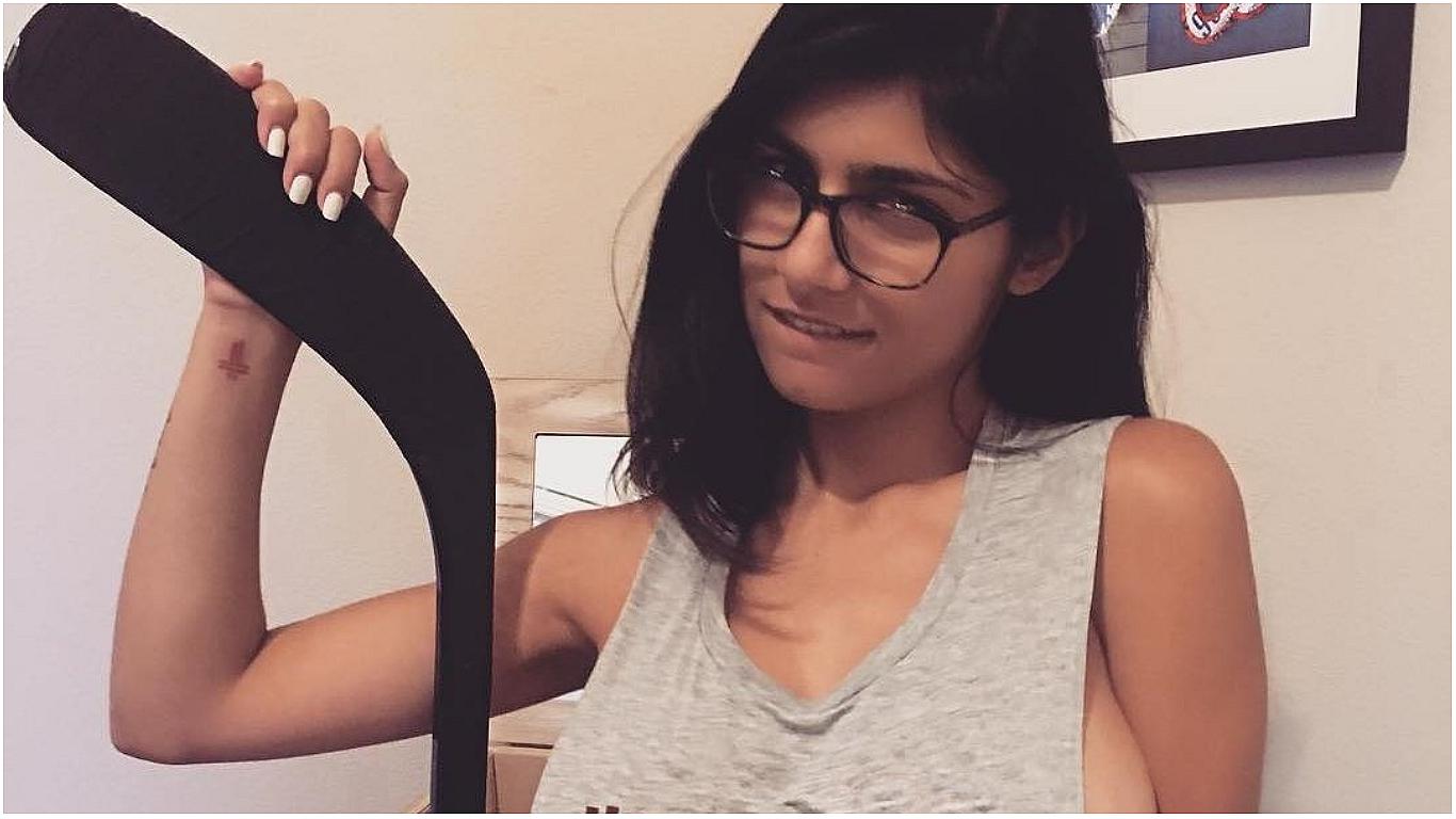 Mia Khalifa posa con infartante lencería por San Valentín (FOTOS)