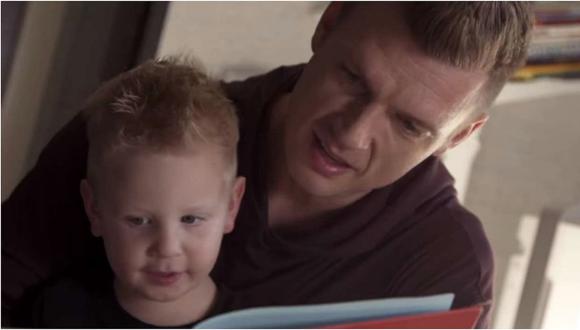 Los Backstreet Boys muestran a sus hijos y esposas en emotivo videoclip  