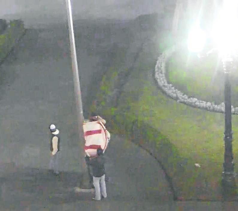 Barristas de la "U" izan bandera en Plaza de Armas