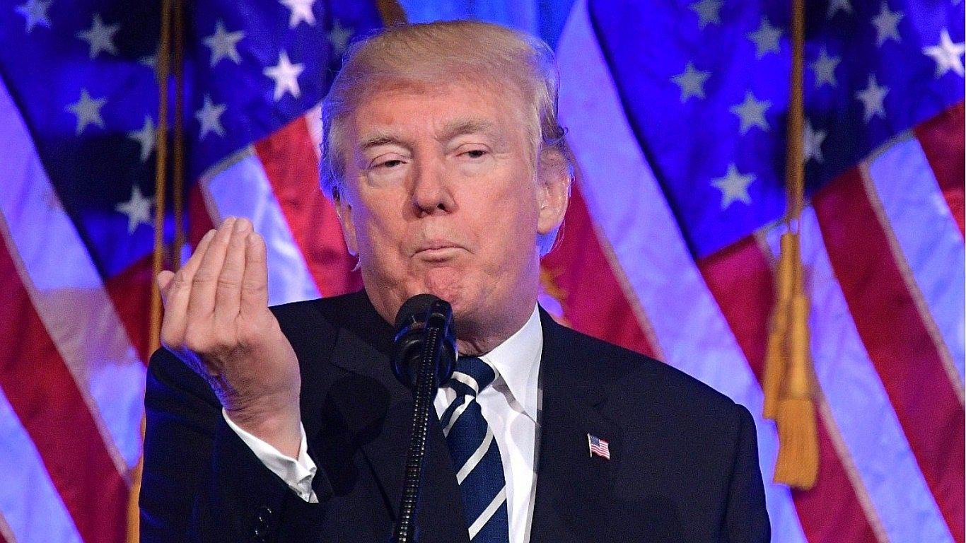 Donald Trump reconoce lenguaje duro y rechaza el calificativo "países de m..."