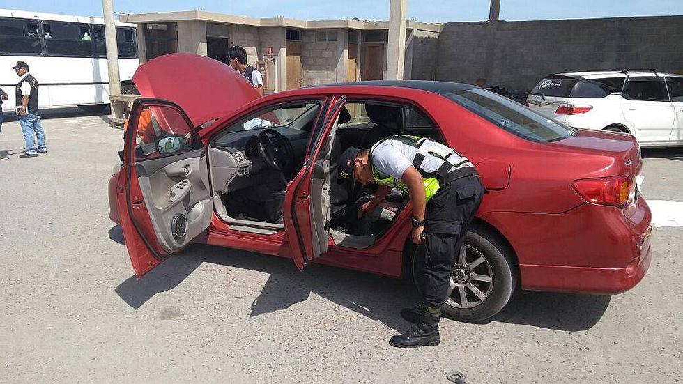 Incautan contrabando de celulares y relojes en auto que iba a Arequipa