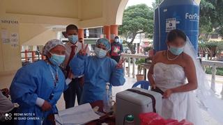 Huánuco: pareja de novios se vacuna contra la COVID-19 para poder contraer matrimonio civil en municipalidad de Ambo