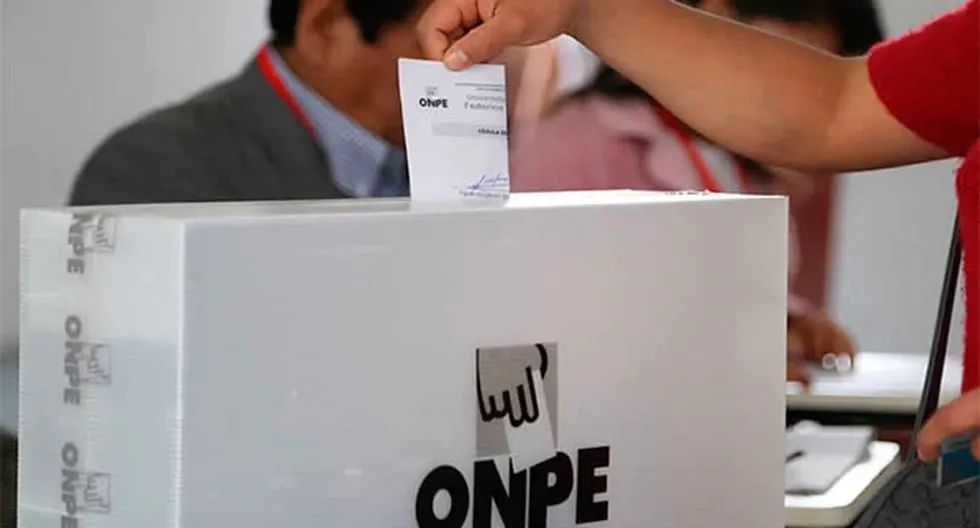 La ONPE estableció el monto de la multa para quienes no acudan a las urnas. (Foto: ONPE)