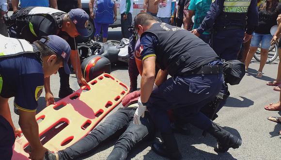 Cinco heridos deja choque de motocicleta y Tico