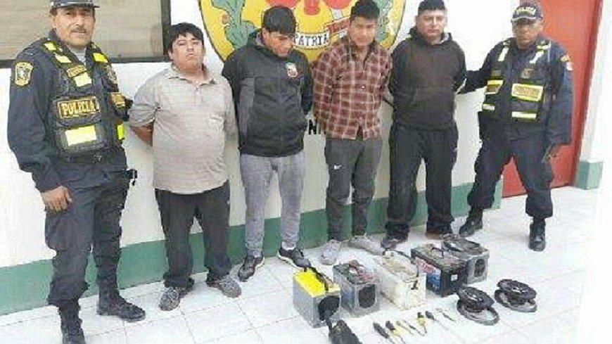 Policías intervienen a sujetos acusados de robos de autopartes en El Ingenio