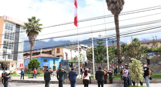 Apurímac: Tras el izamiento del Pabellón Nacional se entonó el Himno Nacional.