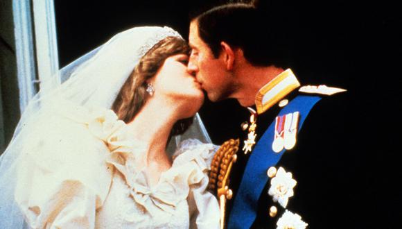El príncipe Carlos pretendía cancelar su boda con Diana (Fotos)