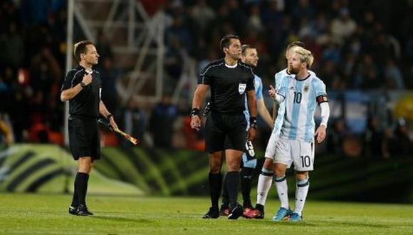Julio Bascuñán fue parte de la polémica en el Argentina vs. Uruguay rumbo a Rusia 2018. (Foto: La Nación)