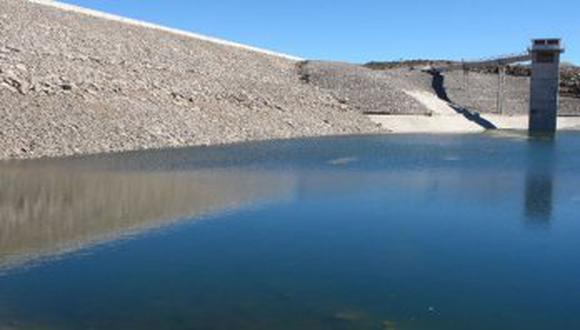 Arequipa: Se desperdicia agua de represa San José de Uzuña