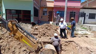 Rotura de tubería deja sin servicio de agua potable a 45 mil pobladores de la ciudad de Tumbes