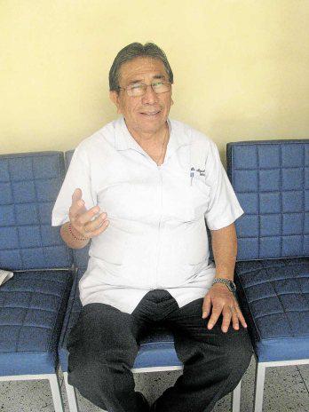 Médicos dan curso  de urología en Ica