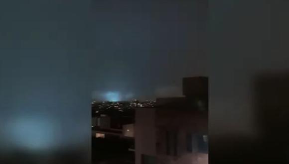 Imagen de las luces observadas en el cielo en medio del terremoto de magnitud 7,1 en México. (Captura de video/CNN).