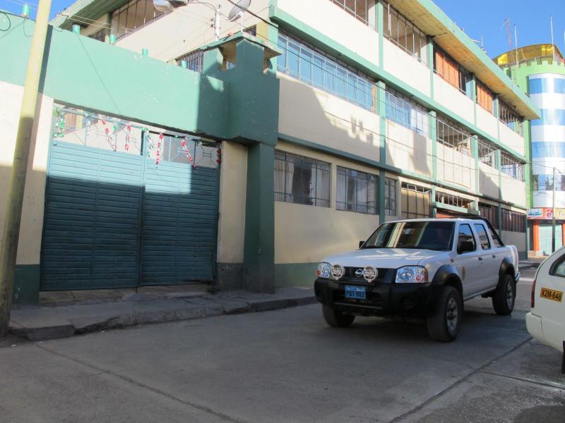 Roban dos fusiles AKM y cacerinas de local de la policía