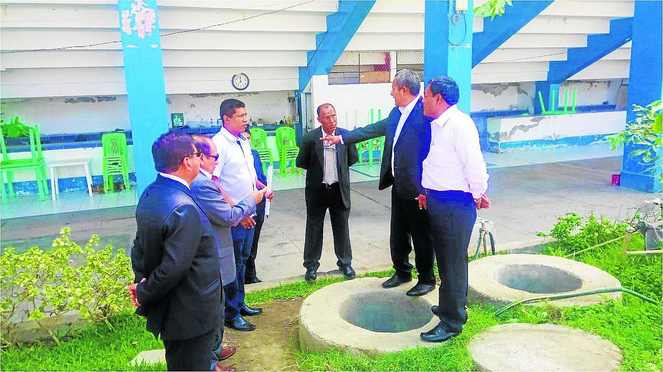 Inspeccionan deterioro de estadio municipal