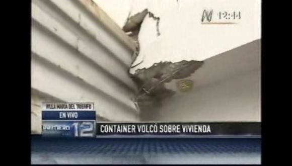 Container cayó sobre casa en Villa María del Triunfo