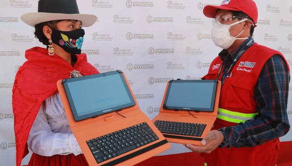 Más de 28 mil tablets se entregaron para beneficiar a 429 escuelas de la región. (Foto: MTC)