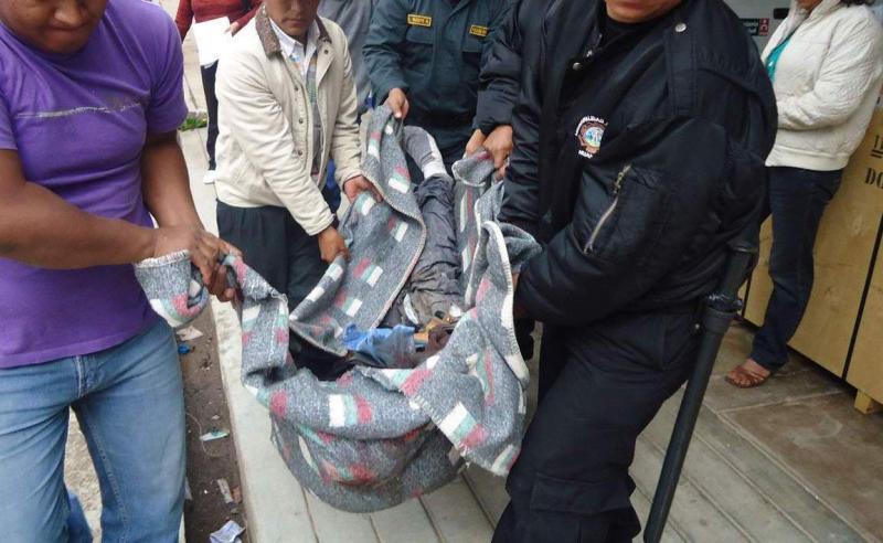 Chofer muere tras volcadura de camión