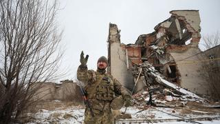 UE condena bombardeo en este de Ucrania y alerta de pretexto para ataque