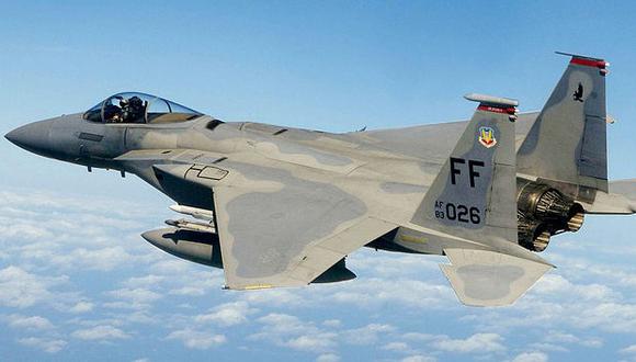 Caza F-15 se estrella en Estados Unidos durante misión