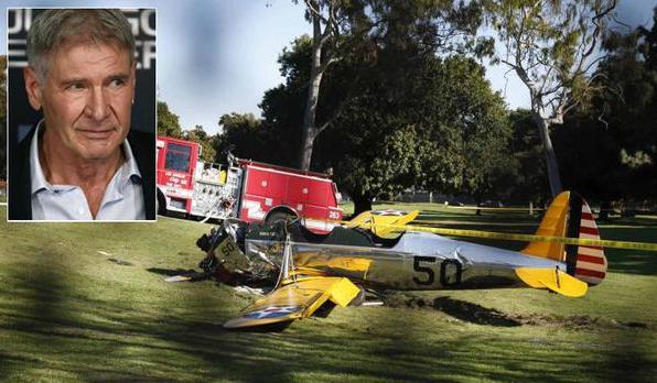 Harrison Ford fuera de peligro tras estrellarse la avioneta que pilotaba