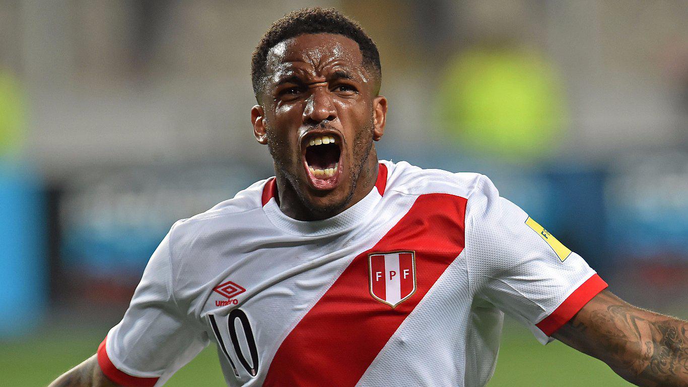 Jefferson Farfán respondió al diario francés que subestimó a la selección peruana