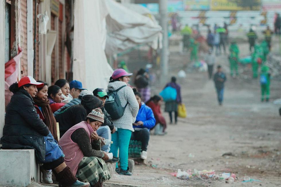 ​Desalojan a comerciantes ambulantes en plataforma de Río Seco (FOTOS)