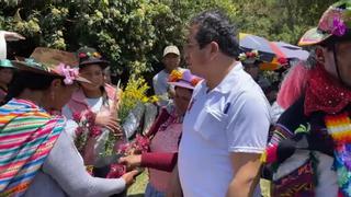 Incumple medidas de bioseguridad durante visita a la región de Huancavelica