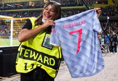 Cristiano Ronaldo decidió regalar su camiseta a la agente de seguridad que recibió un pelotazo (FOTO)