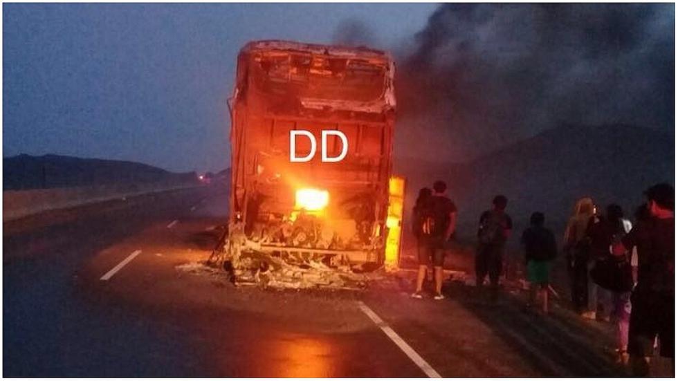 Ómnibus arde en llamas y 73 pasajeros se salvaron de morir (FOTOS) 
