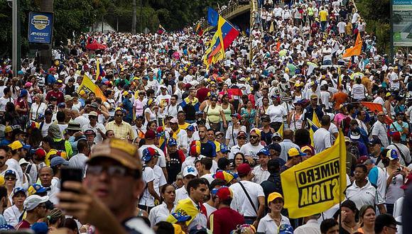 ​Venezuela: Opositores "toman" Caracas para pedir revocatorio de Maduro (VÍDEO)