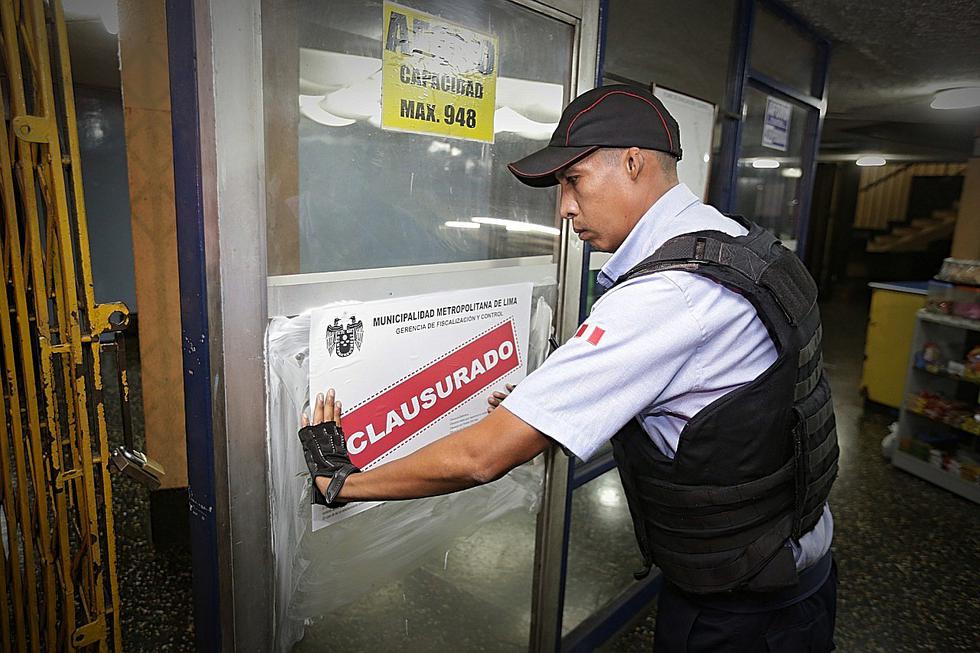 Cercado de Lima: Clausuran cine para adultos 'Tauro' 