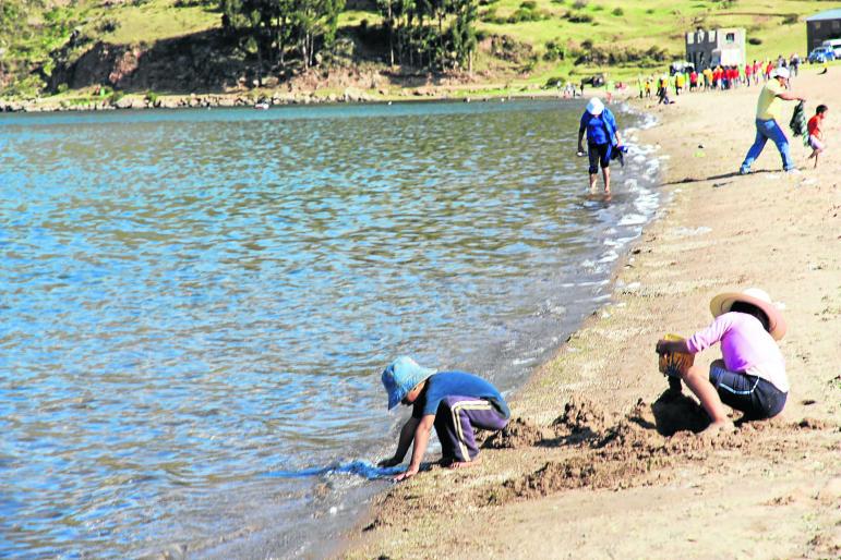 Puno: Las hermosas playas del lago Titicaca 