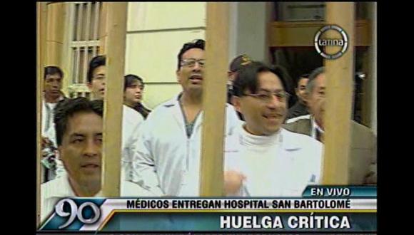 Médicos radicalizan huelga y entregan hospital San Bartolomé