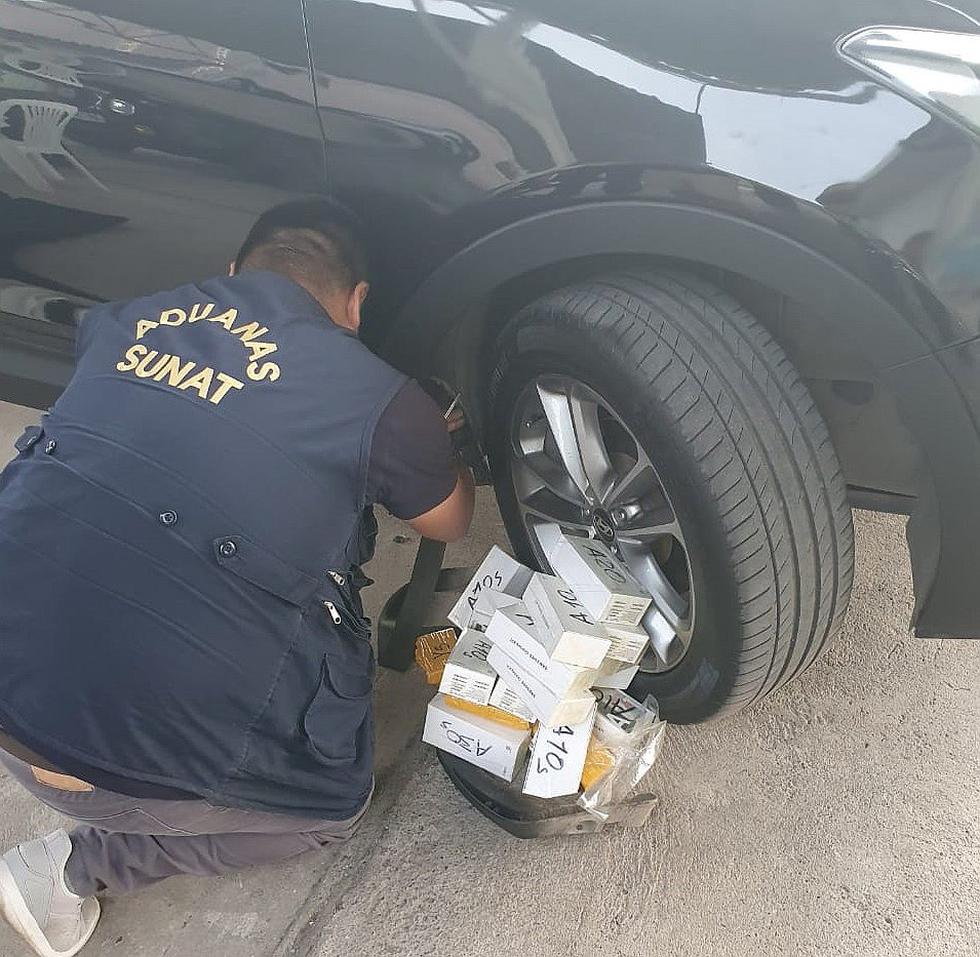 Hallan celulares en “caletas” de vehículo que se dirigía a Lima