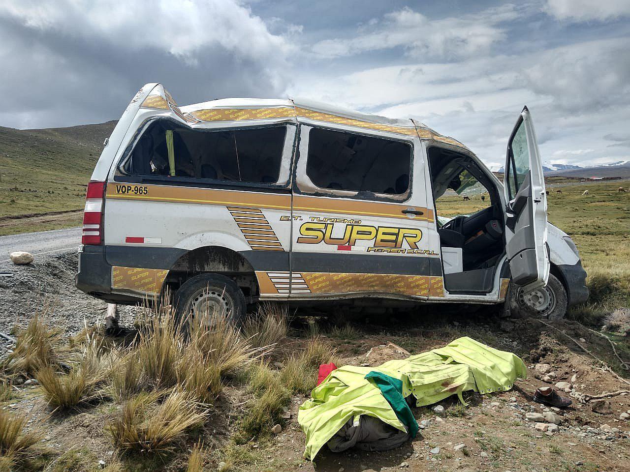 Accidente deja un muerto  y  ocho heridos en Huancané 